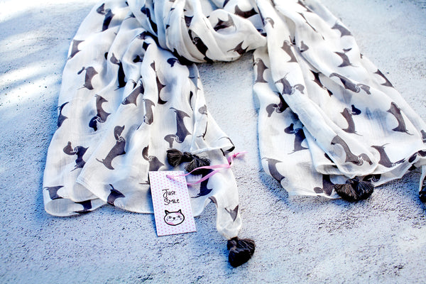 Black Dog / Off-White Base